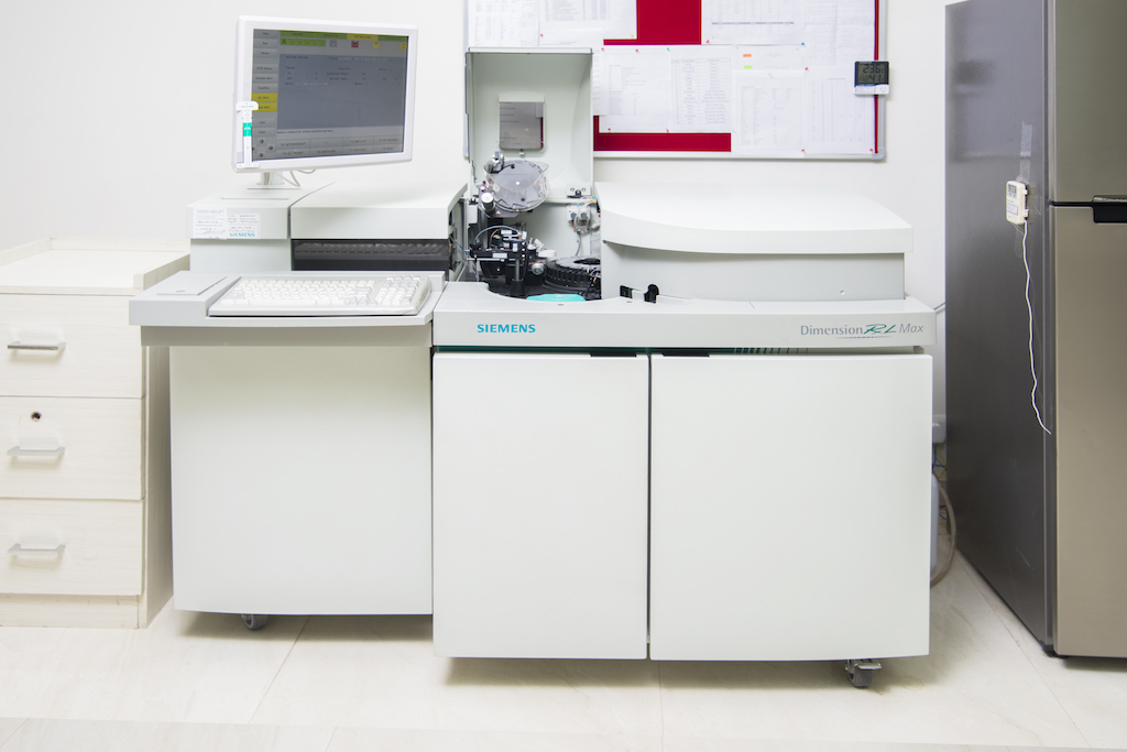 Biochemistry Machine - Dimension RXL (Siemens)